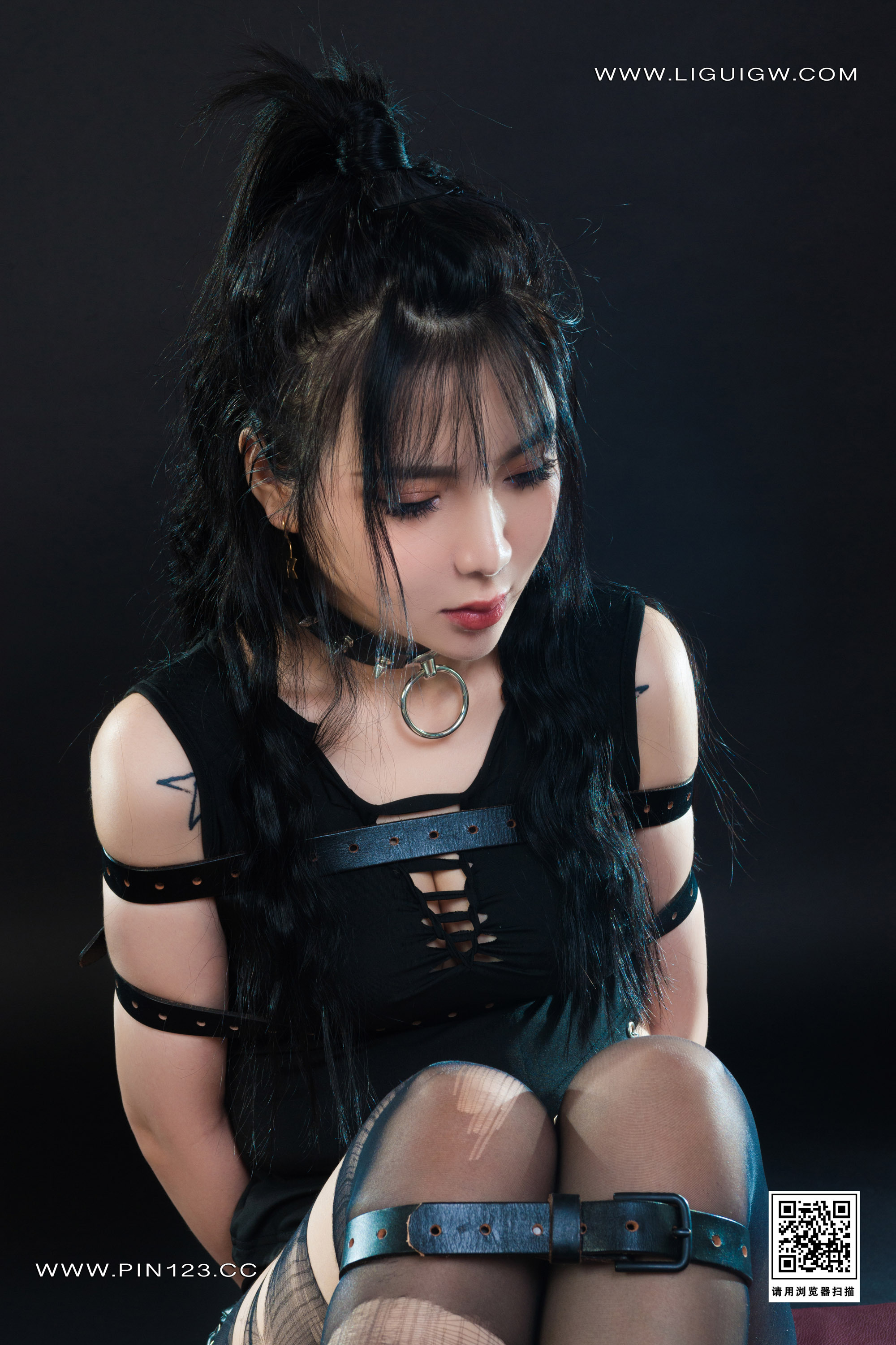 Ligui丽柜 2023.08.18 撕袜四马 小七